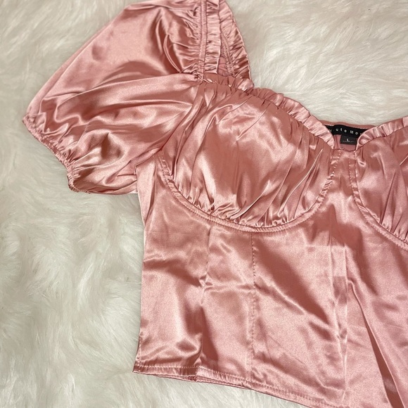 LIGHT MAUVE RUFFLE SATIN SHORT SLEEVE CROPPED LENGTH TOPS - Picture 5 of 7